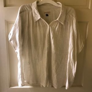 Off-white linen universal thread button up